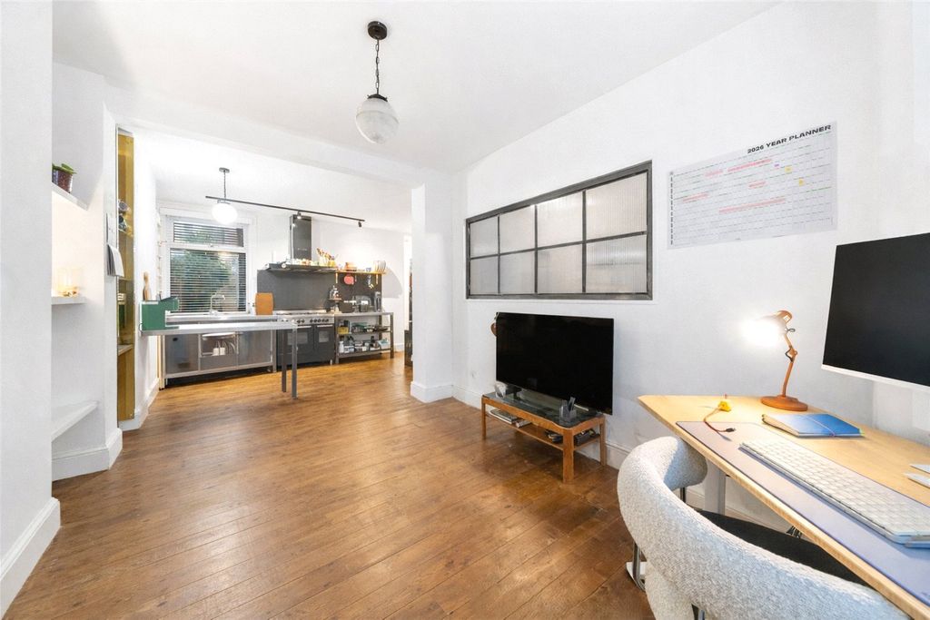 Property photo 2 of 11 Picture No. 23