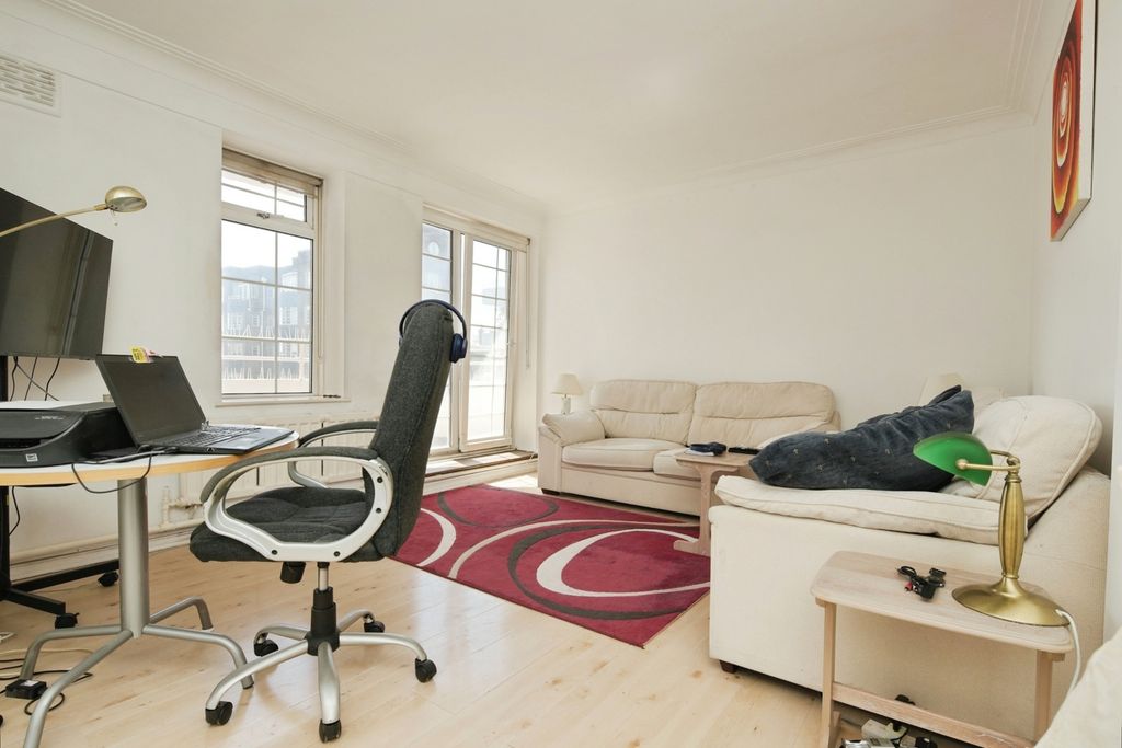 Property photo 3 of 17 Pbox-Img.Jpg