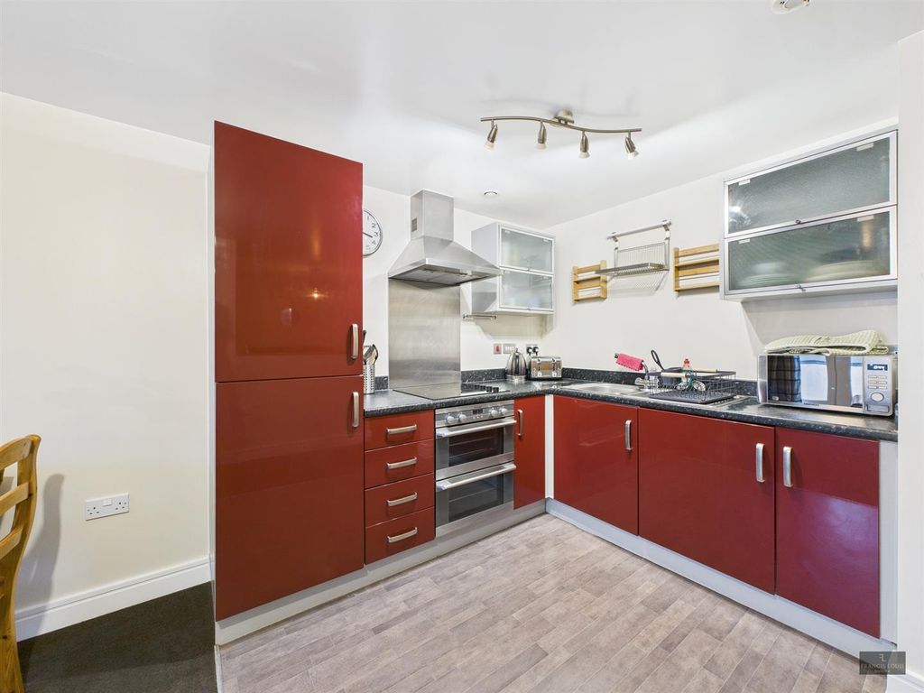 Property photo 2 of 7 Cam02887G0-Pr0571-Still004.Jpg