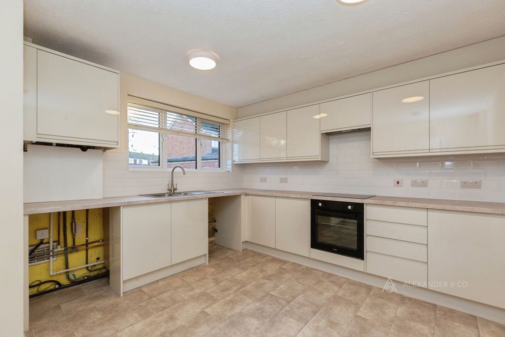 Property photo 2 of 13 Pbox-Img.Jpg