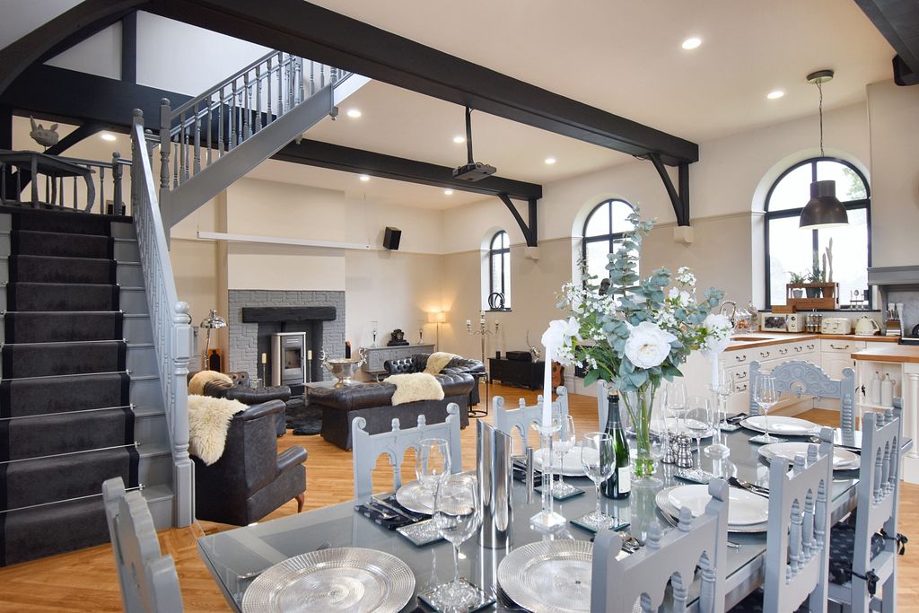 Property photo 2 of 47