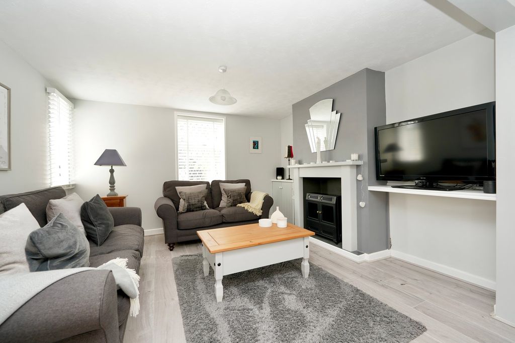 Property photo 2 of 19
