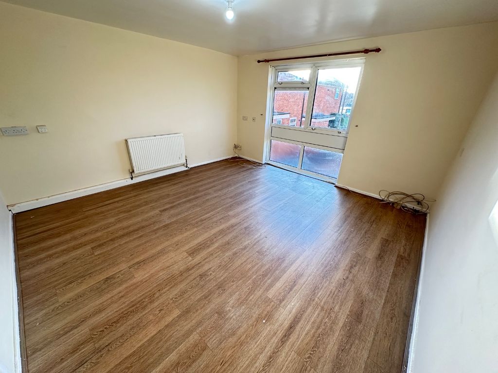 Property photo 2 of 7 4577631