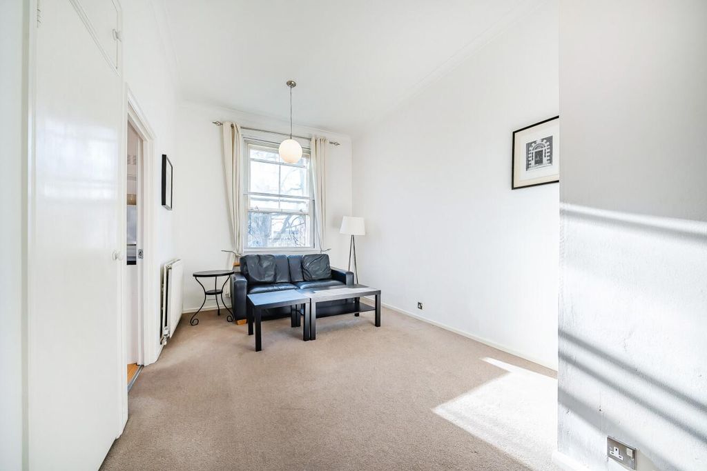 Property photo 3 of 13 Picture 3