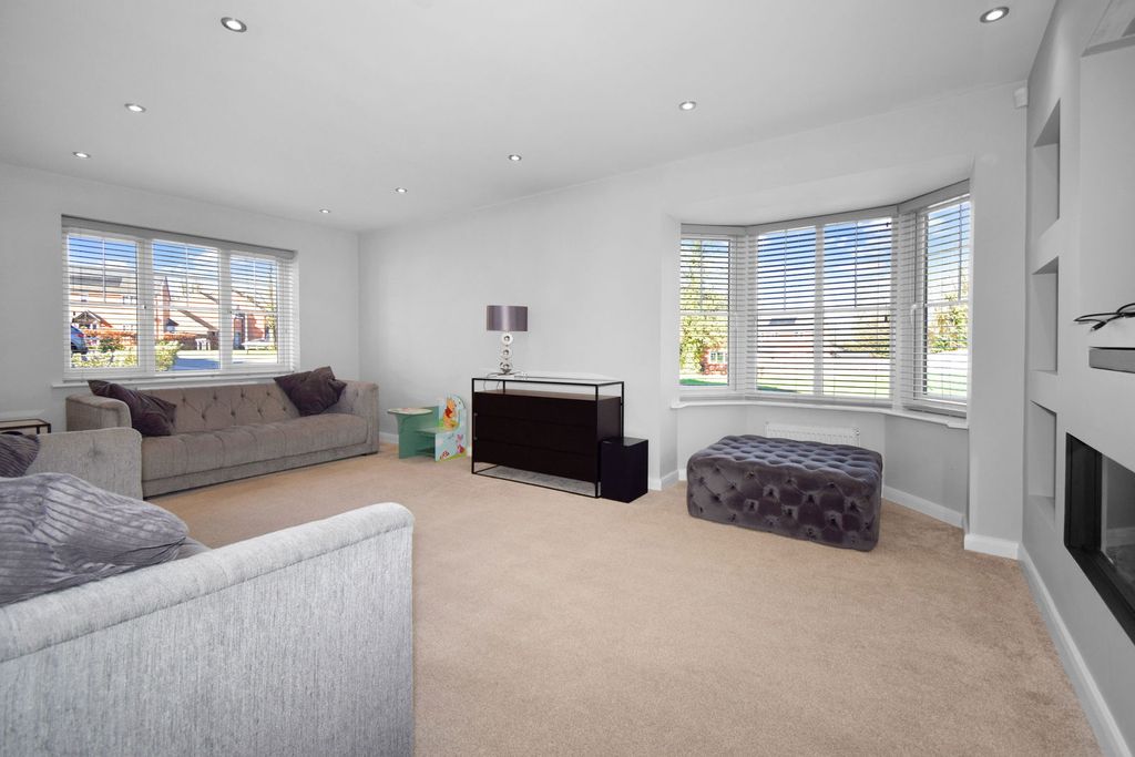 Property photo 2 of 22