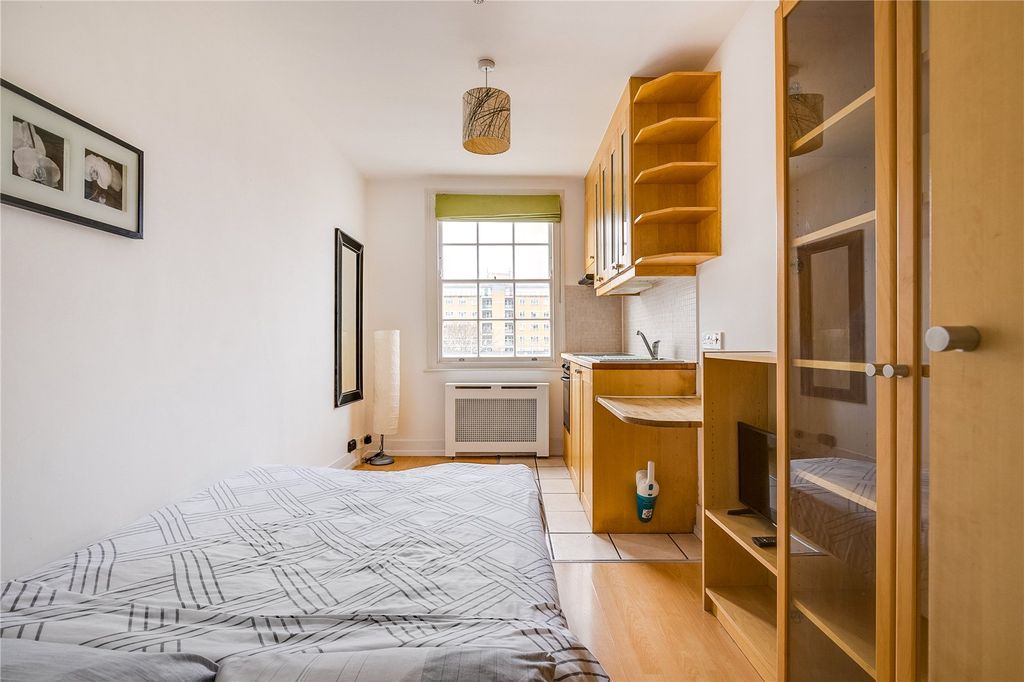 Property photo 3 of 6