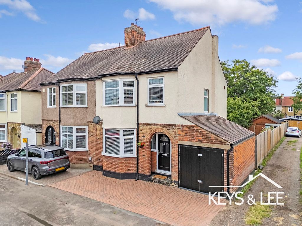 Property photo 1 of 17 4360601