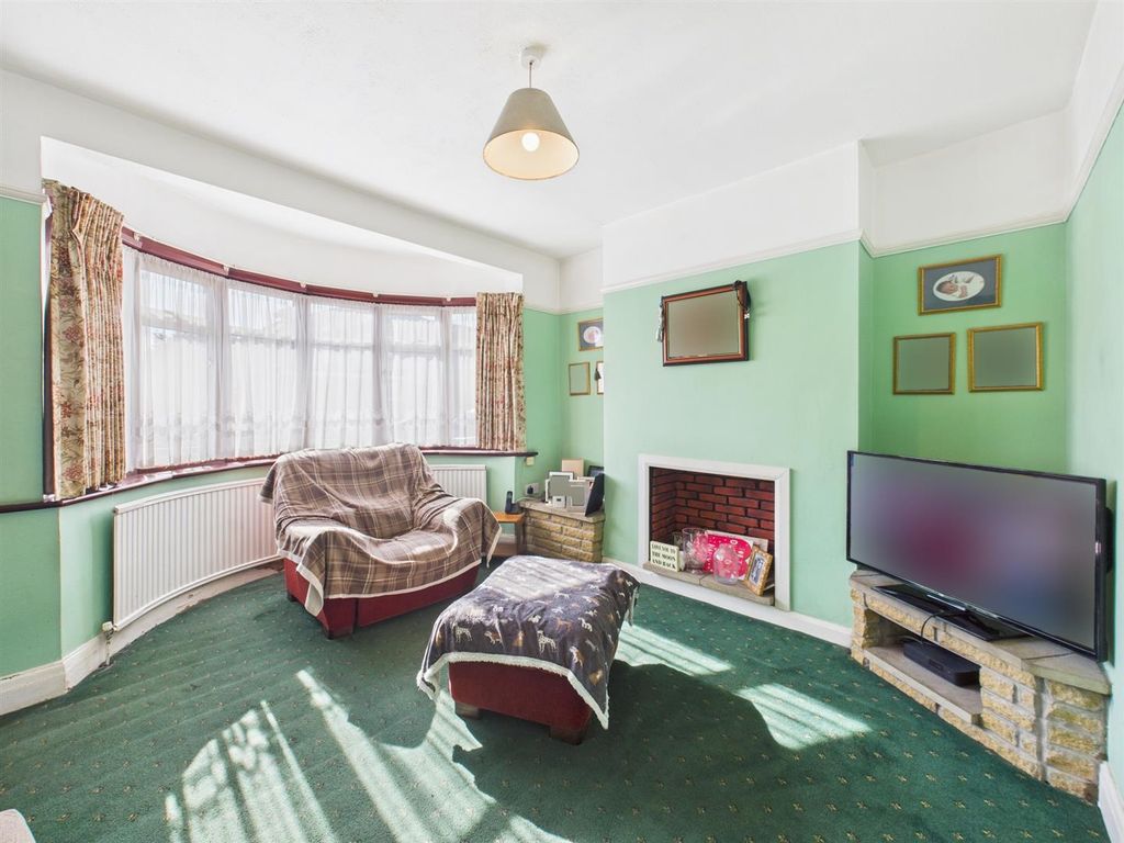 Property photo 2 of 10 Cam05080G0-Pr0194-Still014.Jpg