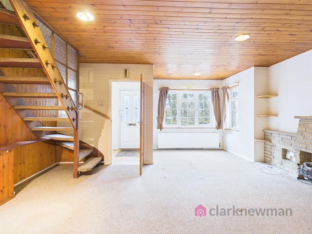 Property photo 3 of 21 Living Room