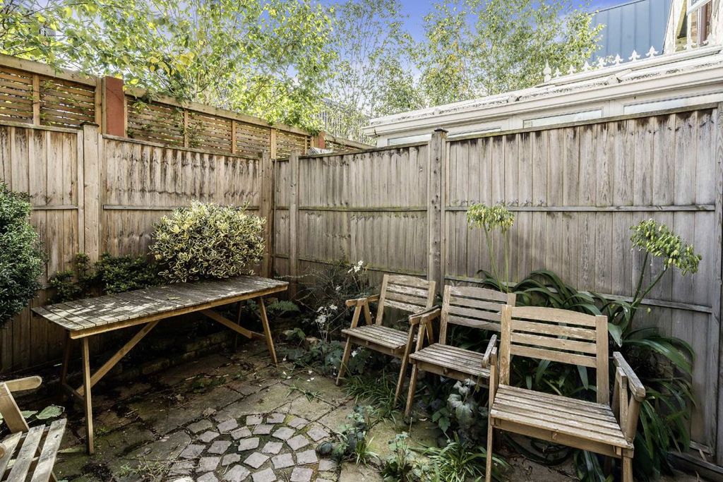 Property photo 3 of 7