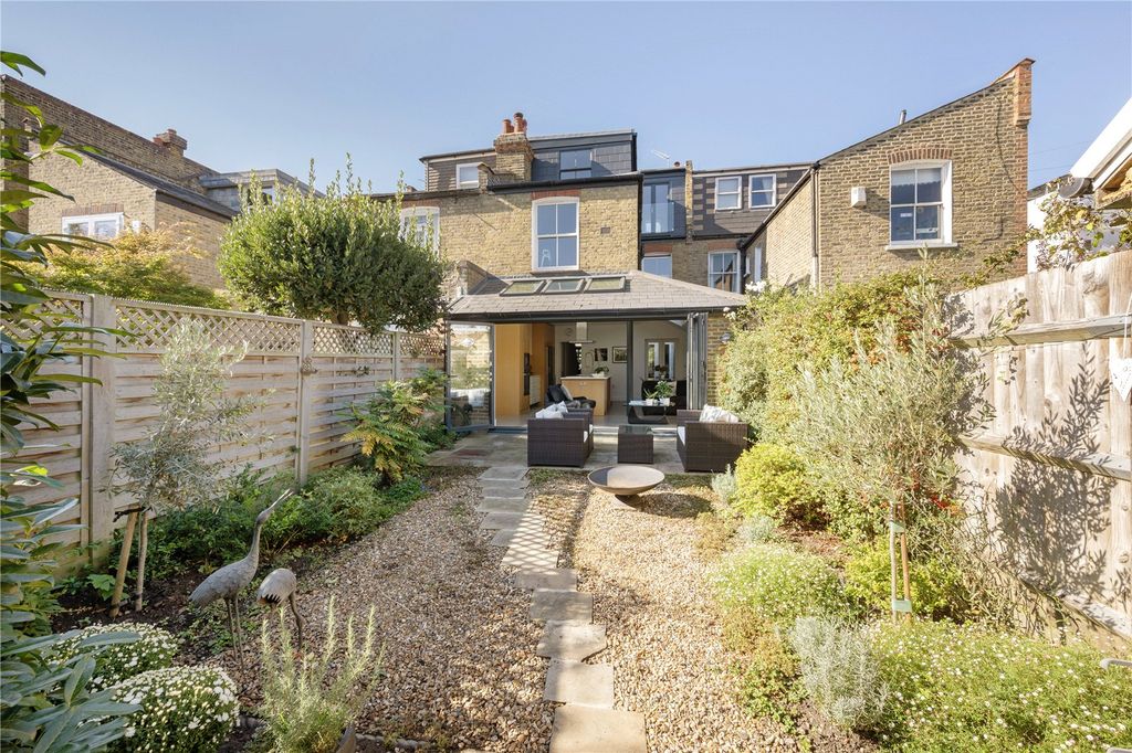 Property photo 1 of 22 Picture No. 25