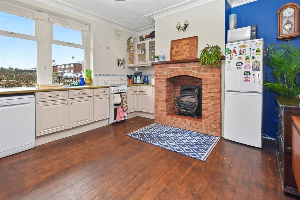 Property photo 3 of 29 Picture No. 10