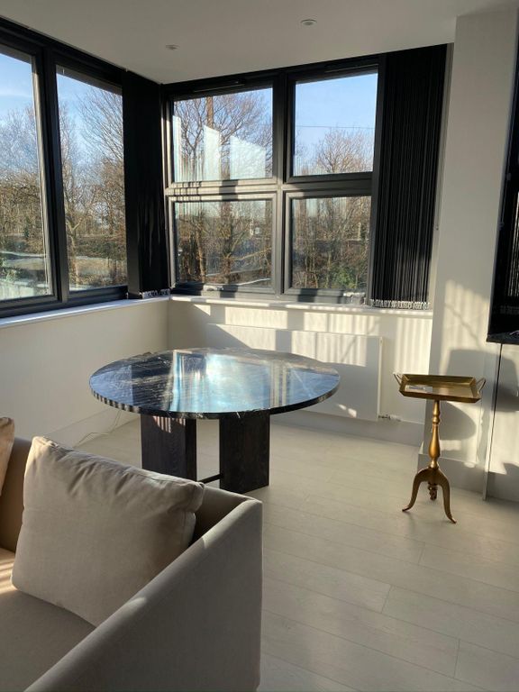 Property photo 3 of 8 Gallery