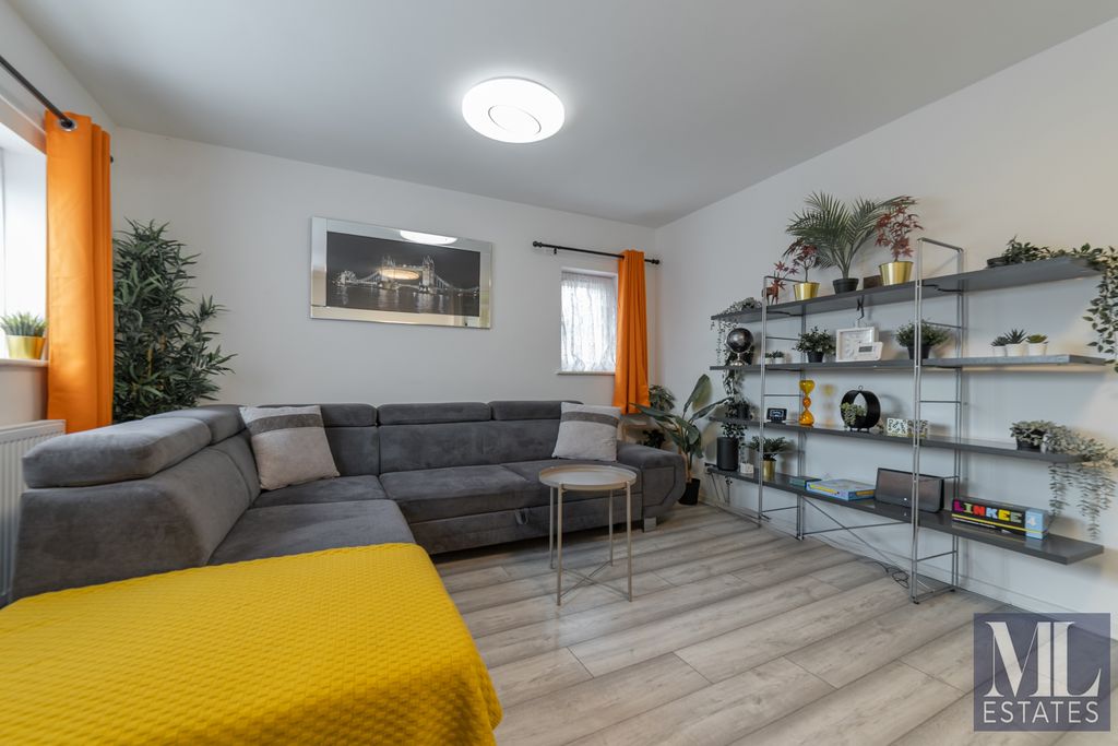 Property photo 2 of 6 Photo 12