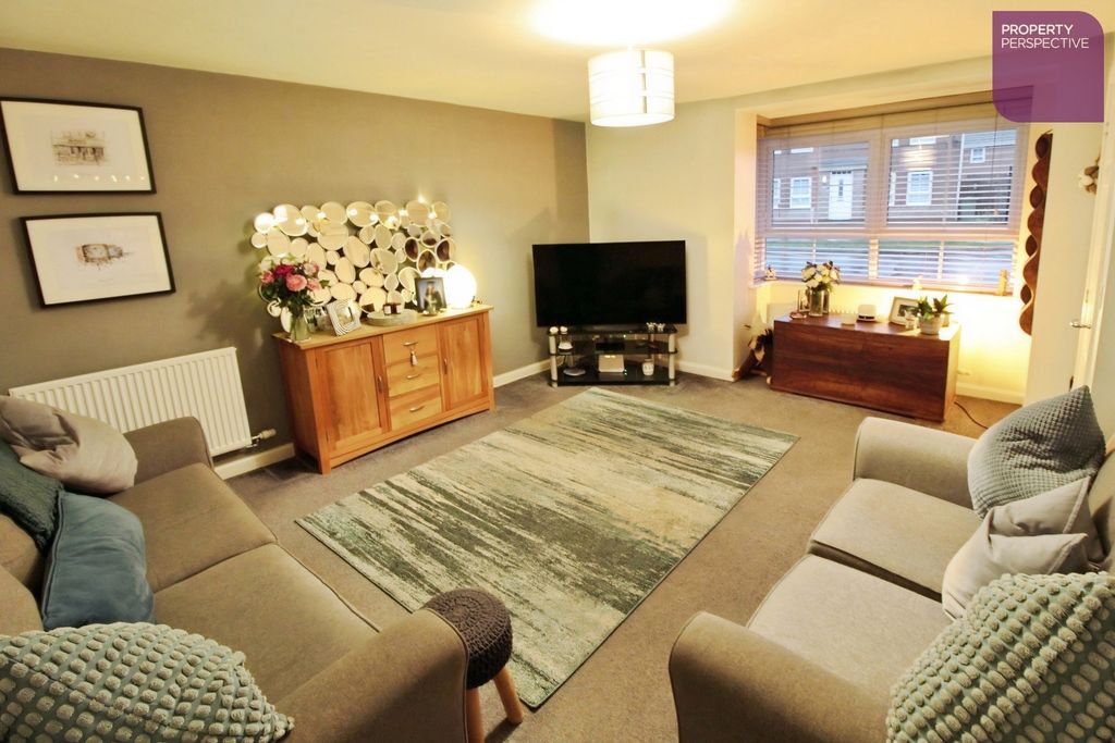 Property photo 2 of 15 Lounge