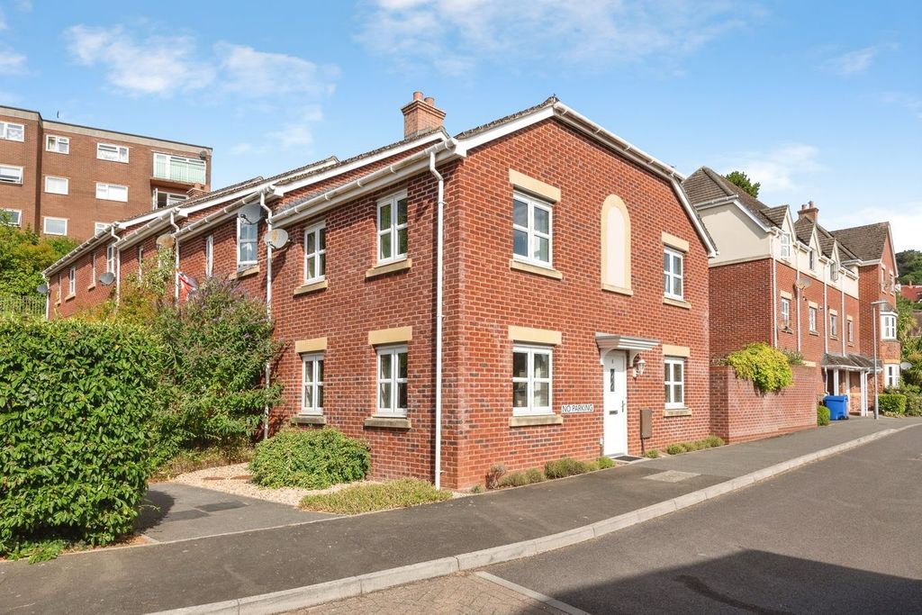 Property photo 1 of 30