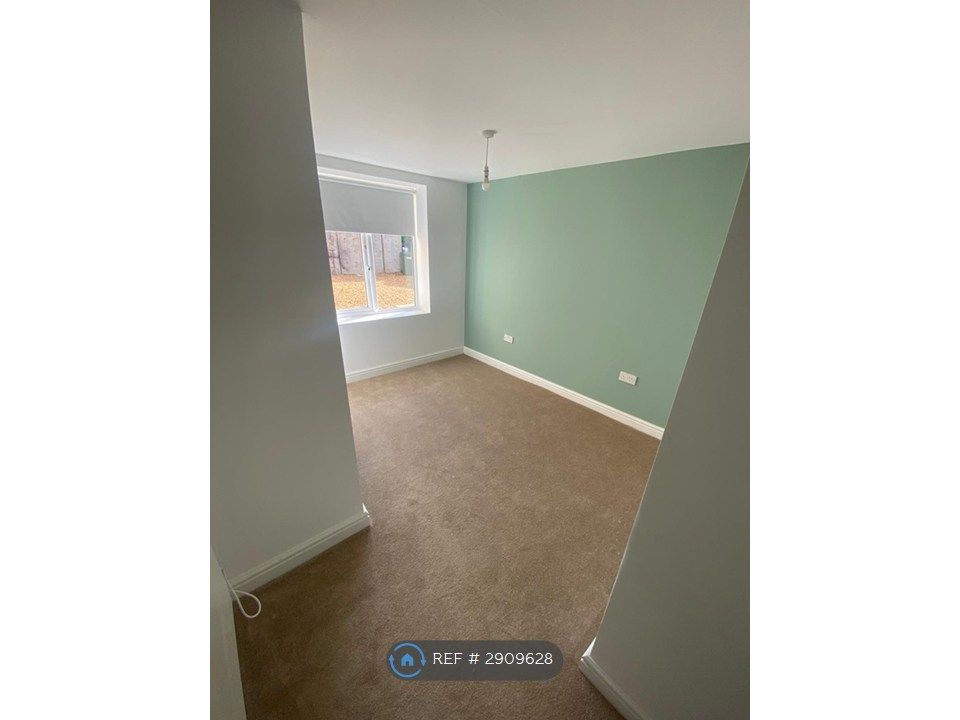Property photo 3 of 8 Bedroom