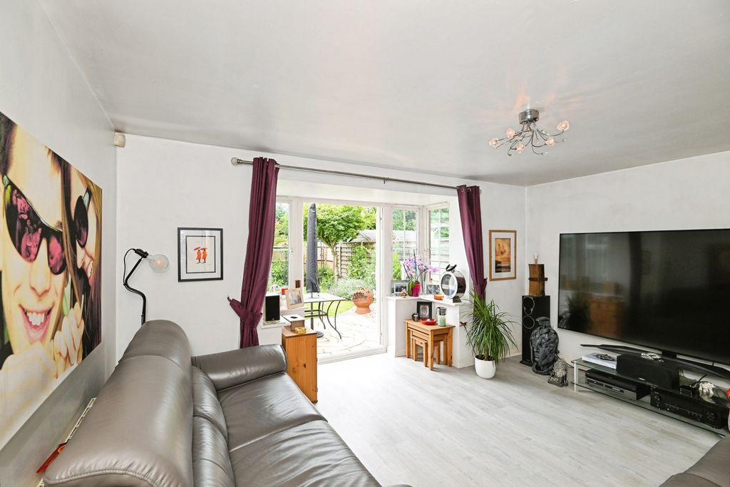 Property photo 2 of 18 Photo