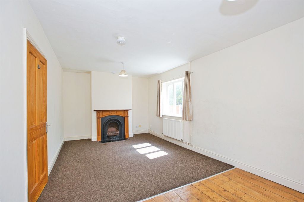 Property photo 3 of 17