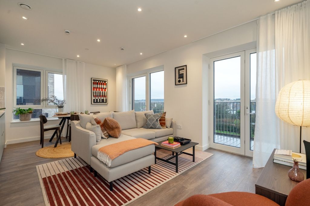 Property photo 2 of 22