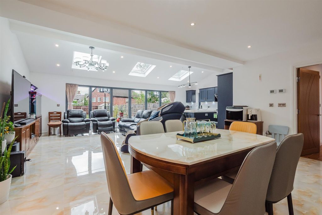 Property photo 2 of 39 Image 2