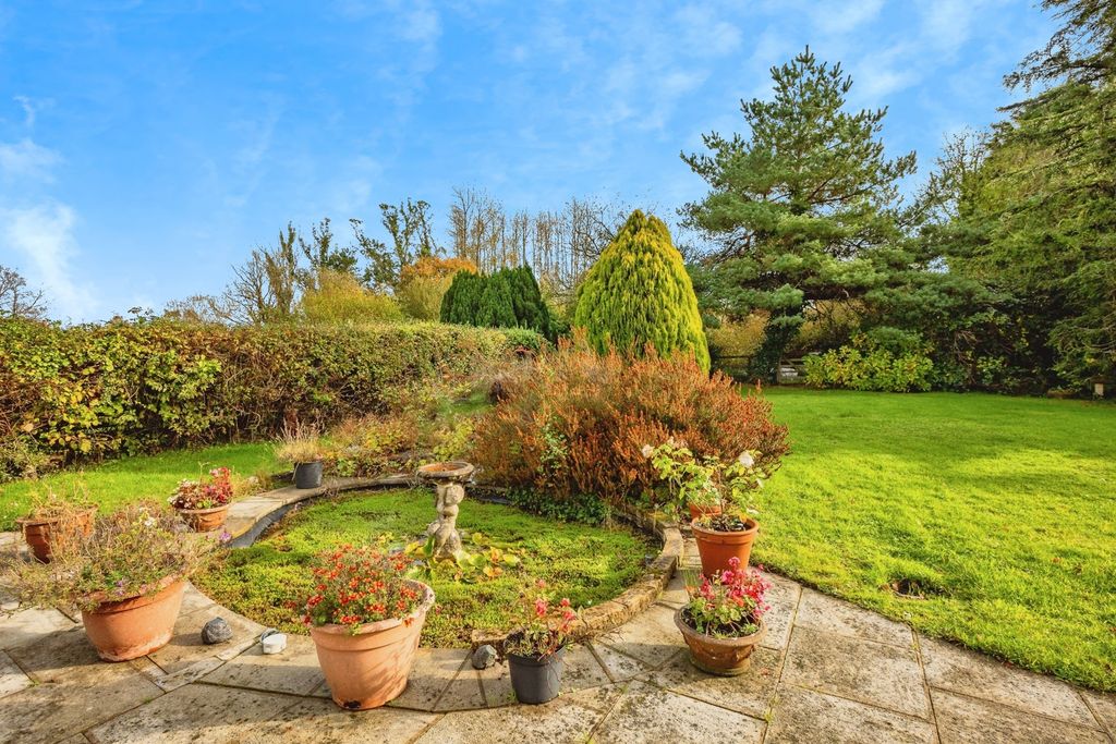 Property photo 2 of 17 Photo