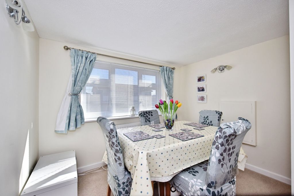 Property photo 3 of 16 Pbox-Img.Jpg