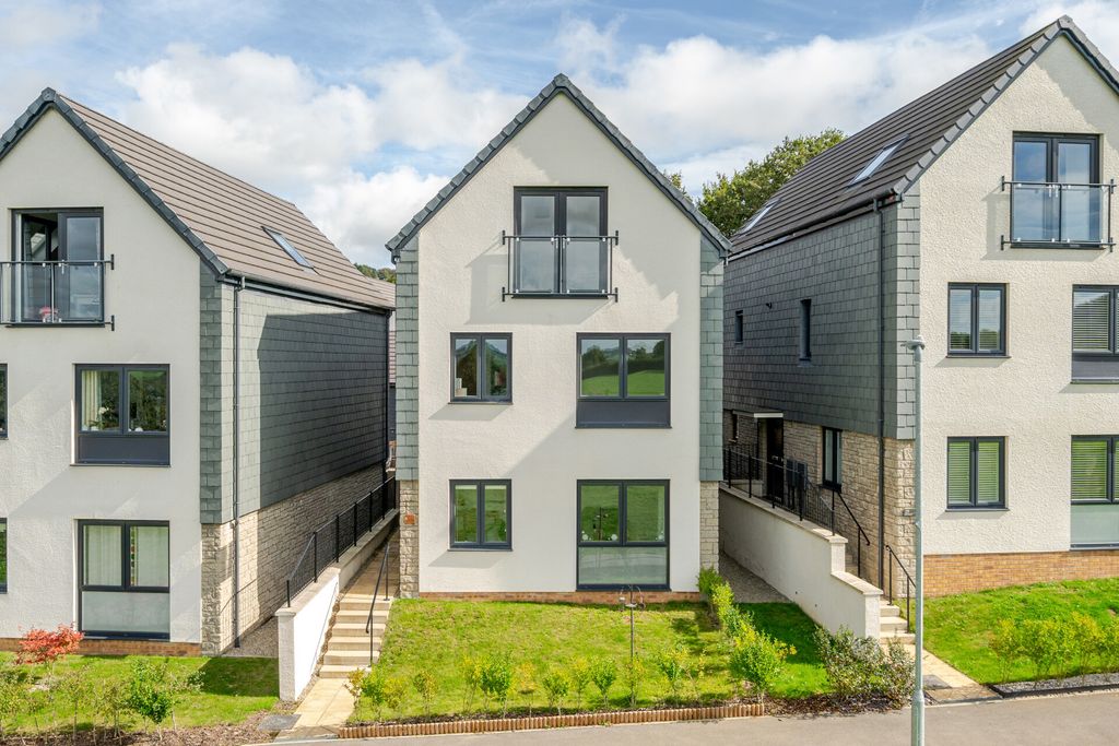 Property photo 1 of 17 1-6Aba39d3284A0-1...