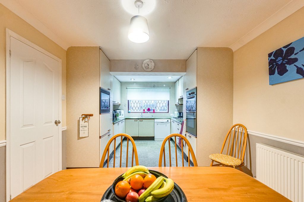 Property photo 2 of 35