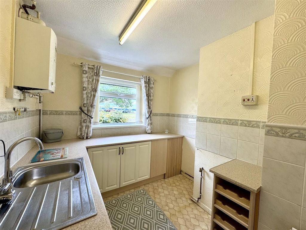 Property photo 2 of 13 Kitchen
