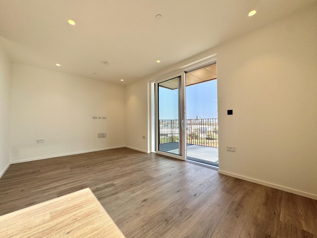 Property photo 2 of 13 Gallery