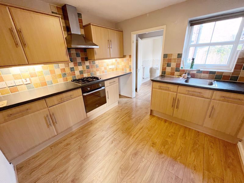 Property photo 3 of 7 Kitchen (Exp.)