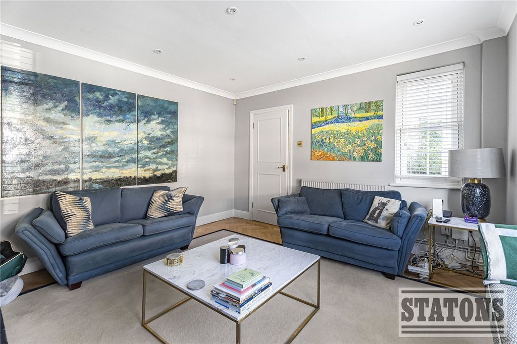 Property photo 3 of 16 Picture No. 18