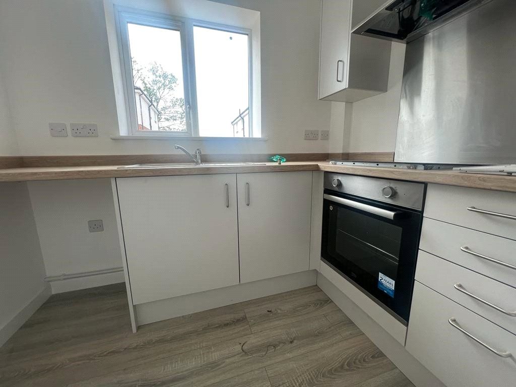 Property photo 3 of 9 Kitchen