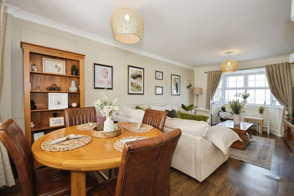 Property photo 3 of 20 Pbox-Img.Jpg