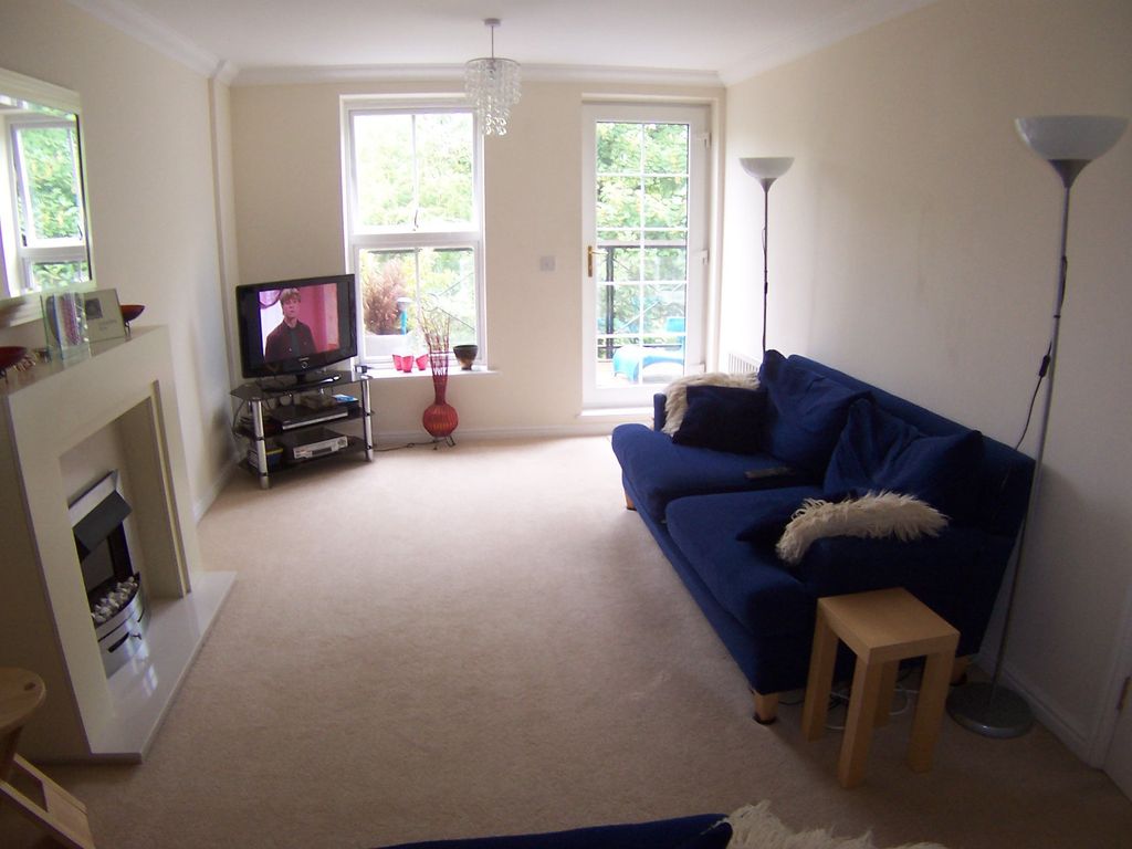 Property photo 2 of 8 Lounge