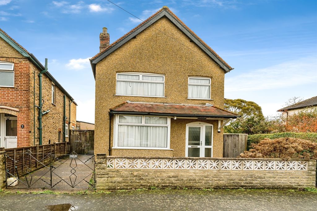 Property photo 1 of 11