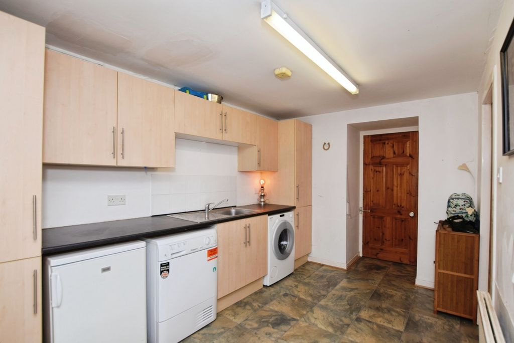 Property photo 3 of 35 Image 2