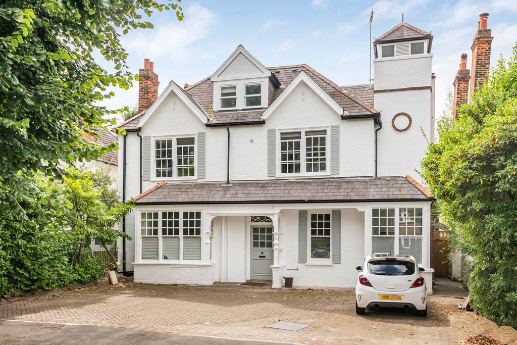 Property photo 1 of 8