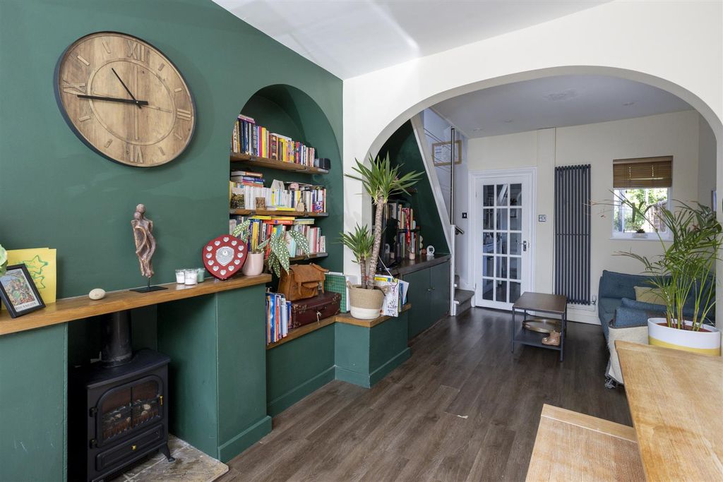 Property photo 2 of 16 63_Lincoln_Street_6.Jpg