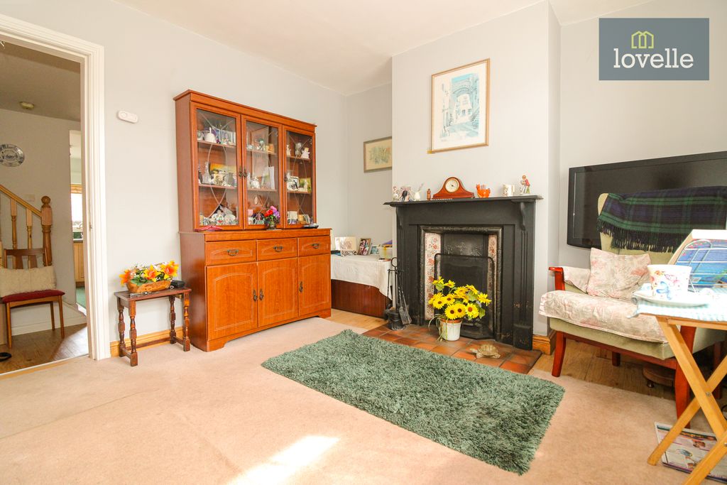 Property photo 3 of 12