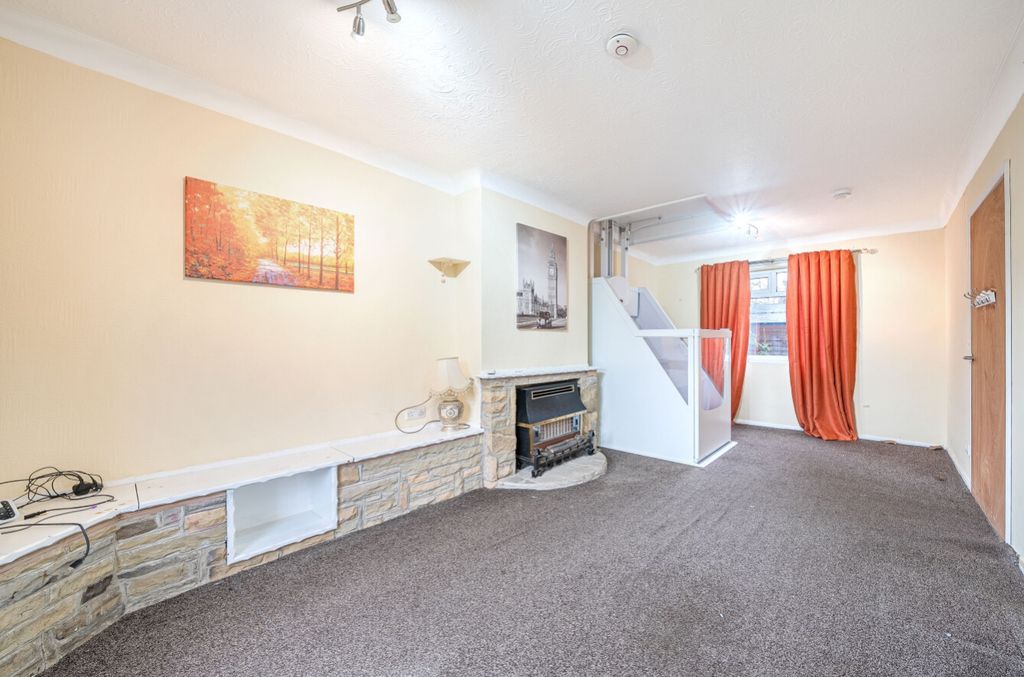 Property photo 2 of 10 1393529-8-694139c1B2A61