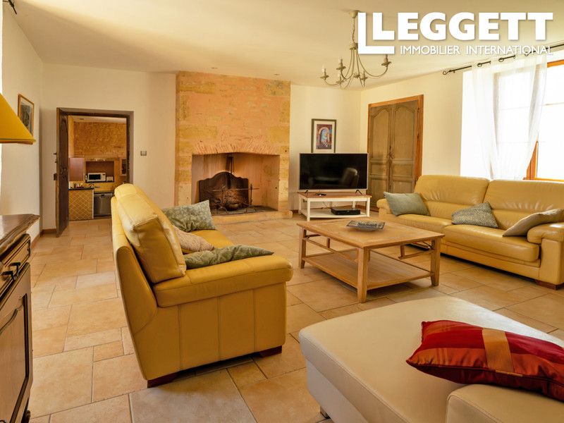 Property photo 3 of 10