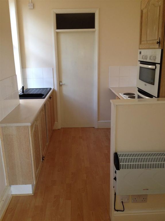 Property photo 3 of 6 Kitchen