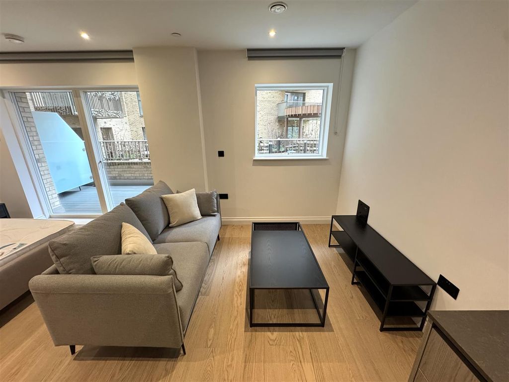 Property photo 3 of 24 Living Area With Blind Pic 4.Jpeg