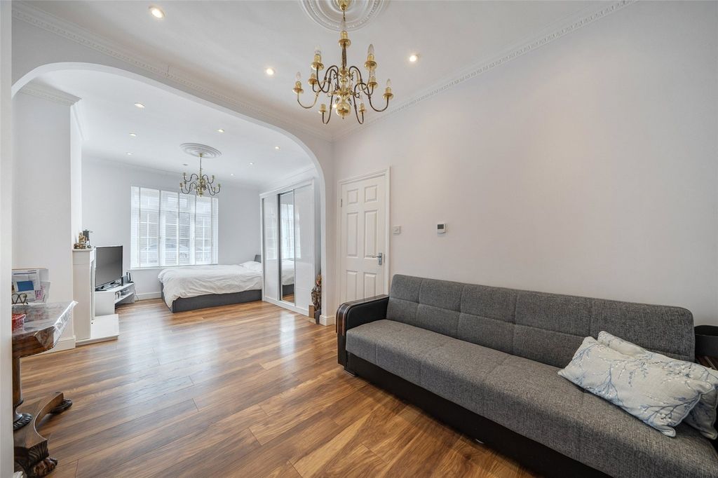 Property photo 3 of 20 Picture No. 06