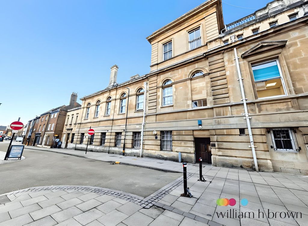 Property photo 1 of 9 Image