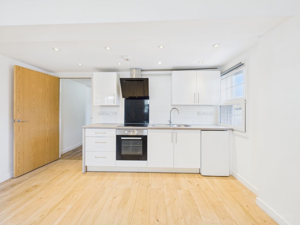 Property photo 2 of 9 Cam02119G0-Pr0494-Still007