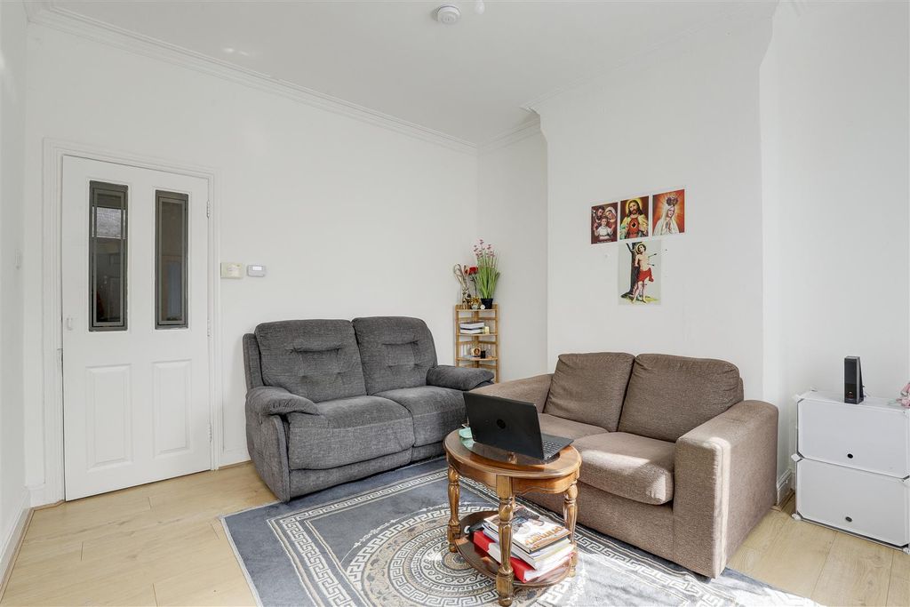Property photo 2 of 13 05.Jpg