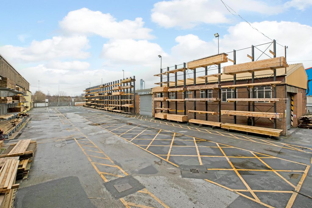 Property photo 2 of 18 Img_5167.Jpg